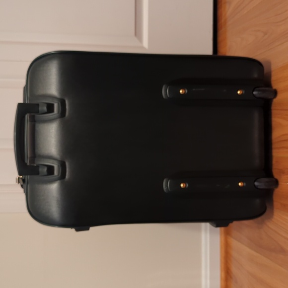 Louis Vuitton Pegase Taiga Leather Rolling Suitcase - Picture 13 of 16